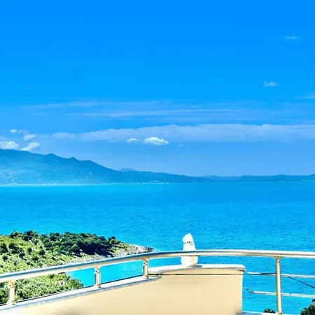 Sunset In - Sea View & Balcony فندق