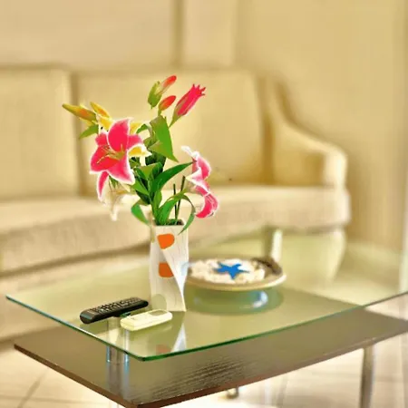 Sunset In - Sea View & Balcony فندق ساراندا