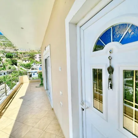 Sunset In - Sea View & Balcony *